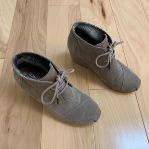 Toms beige Suede wedge booties
